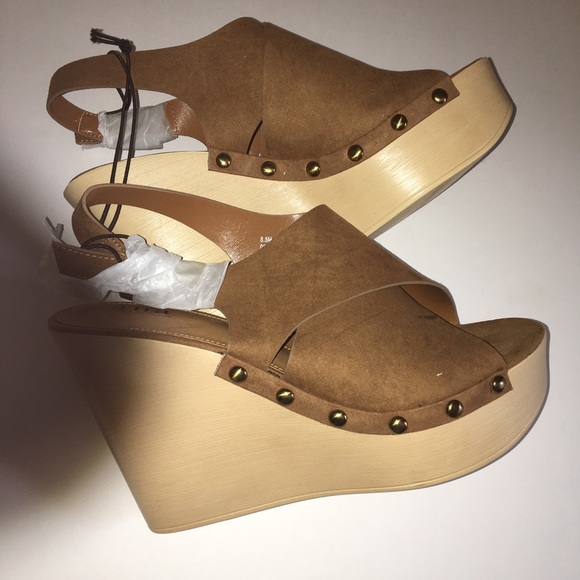 A.N.A Downy Camel wedge sandals - Picture 2 of 10